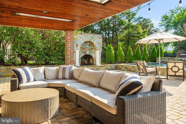 Exterior, Fireplace, Pool