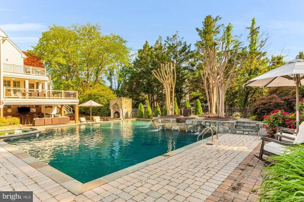 Exterior, Fireplace, Pool