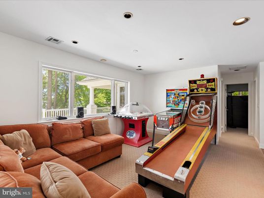 Game Room, Interior, Living room, Recessed Lighting