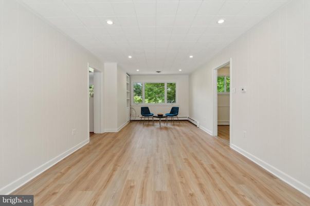 Empty room, Interior, Recessed Lighting, Wood Texture Flooring