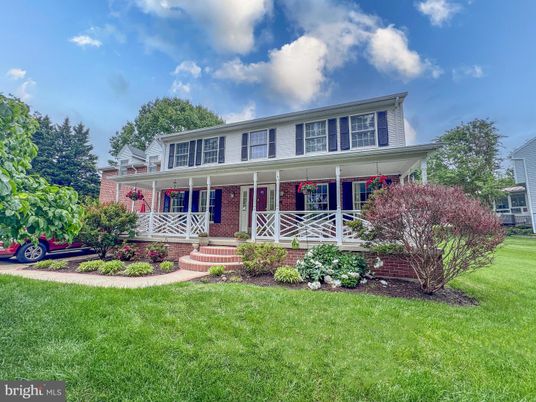 Exterior, Facade, Brick Facade, American Foursquare