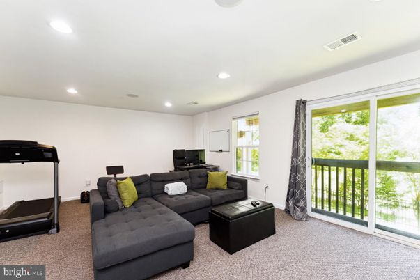 Fitness Equipment, Interior, Living room, Recessed Lighting