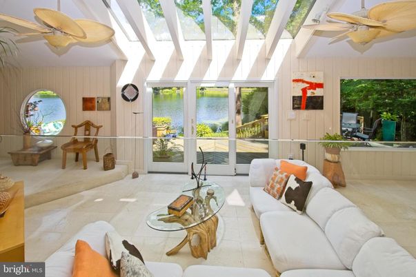 Interior, Living room, Sun Room, Water