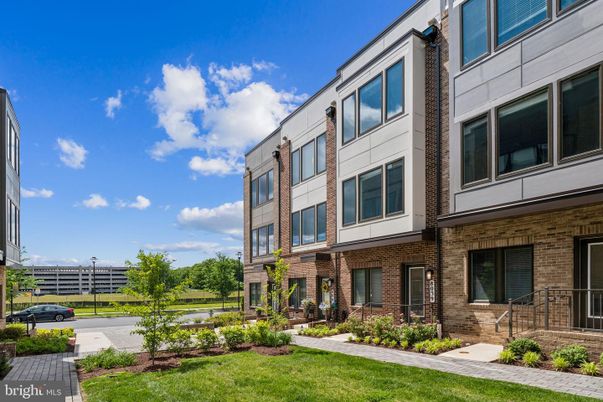 Exterior, Facade, Brick Facade, Rowhouse