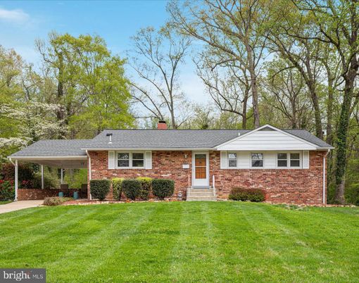 Exterior, Facade, Brick Facade, Ranch