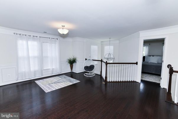 Bedroom, Interior, Pendant Lights, Wood Texture Flooring