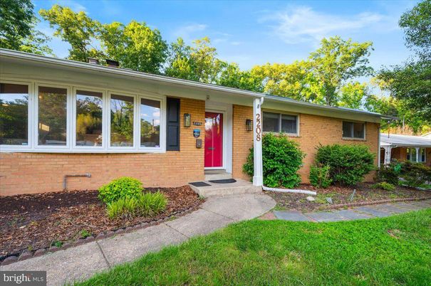 Exterior, Facade, Brick Facade, Ranch