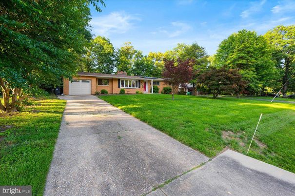 Attached, Backyard, Exterior, Facade, Brick Facade, Ranch