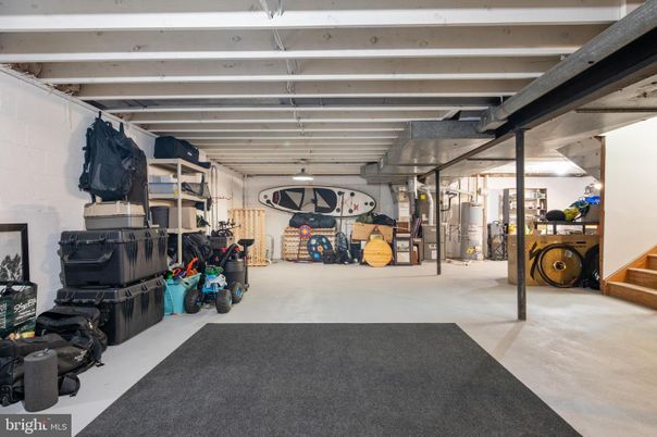 Garage, Interior