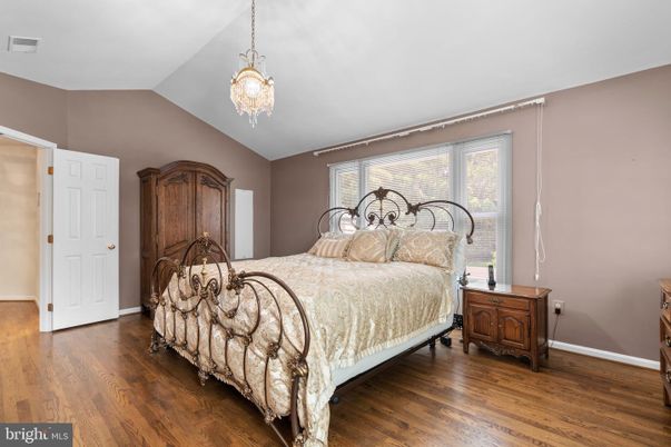 Bedroom, Chandelier, Interior, Pendant Lights, Wood Texture Flooring