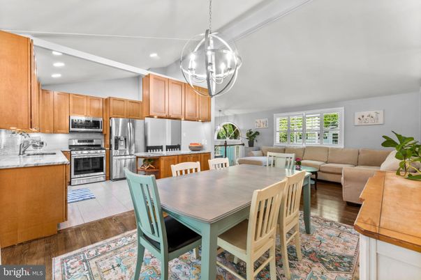 Dining room, Interior, Kitchen, Living room, Pendant Lights, Recessed Lighting, Stainless Steel Appliances, Wood Texture Flooring