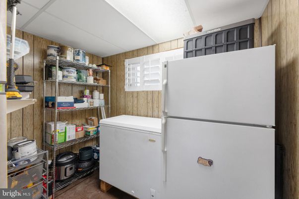 Interior, Washer, Wooden Walls