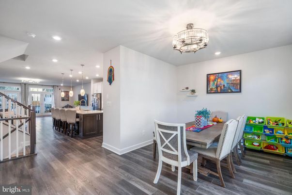 Chandelier, Dining room, Interior, Kitchen, Pendant Lights, Recessed Lighting, Wood Texture Flooring