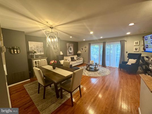 Dining room, Interior, Living room, Pendant Lights, Recessed Lighting, Wood Texture Flooring