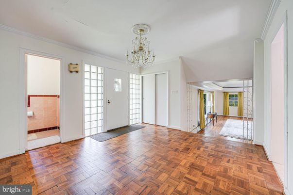 Chandelier, Empty room, Interior, Wood Texture Flooring