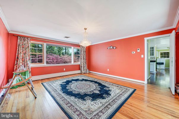 Chandelier, Empty room, Interior, Wood Texture Flooring
