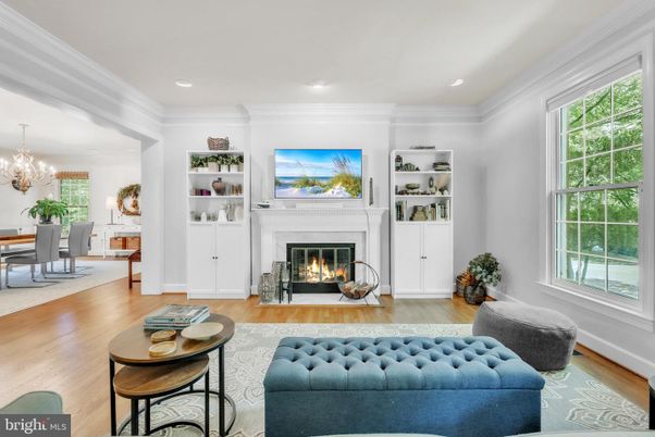 Chandelier, Dining room, Fireplace, Interior, Recessed Lighting, Wood Texture Flooring