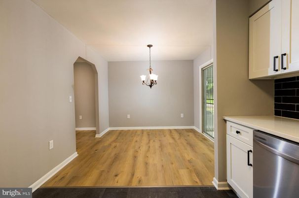 Chandelier, Empty room, Interior, Wood Texture Flooring