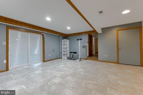 Empty room, Fitness Equipment, Interior, Recessed Lighting