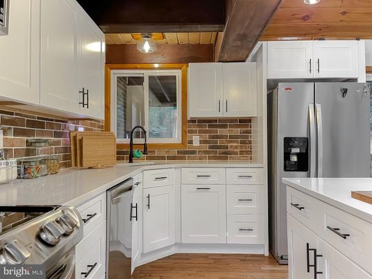 Interior, Kitchen, Stainless Steel Appliances, Wooden Beams, Wooden Ceilings, Wood Texture Flooring