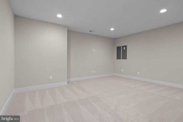 Empty room, Interior, Recessed Lighting