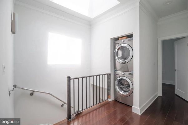Interior, Utility Closets, Washer, Wood Texture Flooring