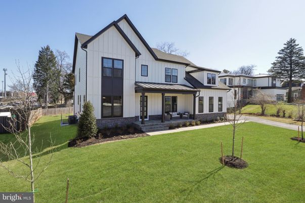 Backyard, Exterior, Facade, Farmhouse
