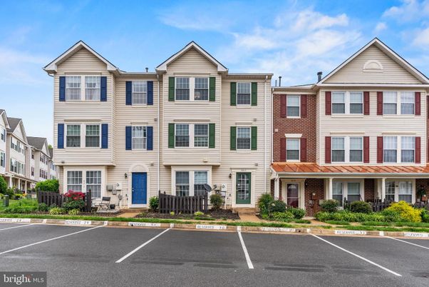 Exterior, Facade, Brick Facade, Rowhouse