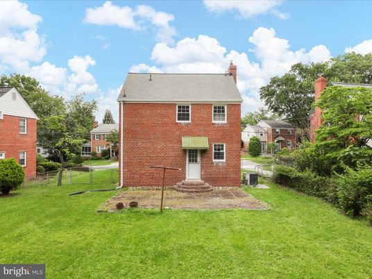 Backyard, Exterior, Facade, Brick Facade, Georgian