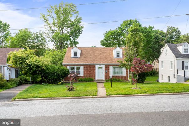 Exterior, Facade, Brick Facade, Cape Cod