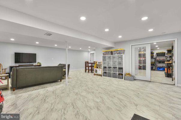 Interior, Living room, Marble, Recessed Lighting