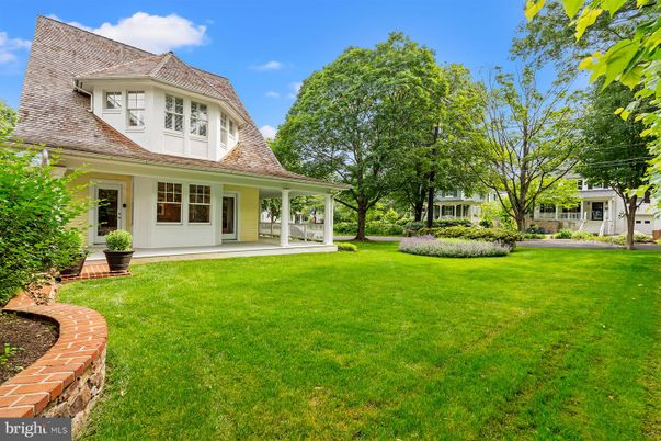 Backyard, Exterior, Facade, French Provincial