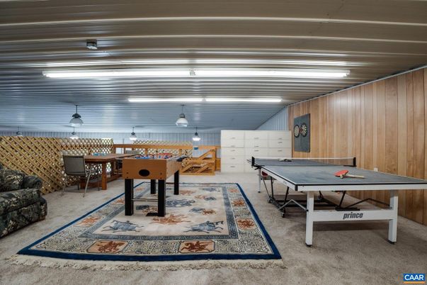 Game Room, Interior