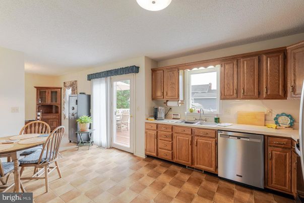 Dining room, Interior, Kitchen, Stainless Steel Appliances