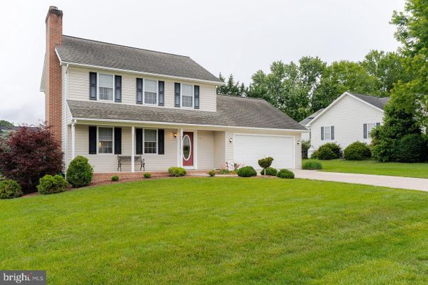 Attached, Backyard, Exterior, Facade, Georgian