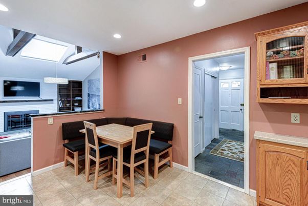 Dining room, Interior, Kitchen, Recessed Lighting