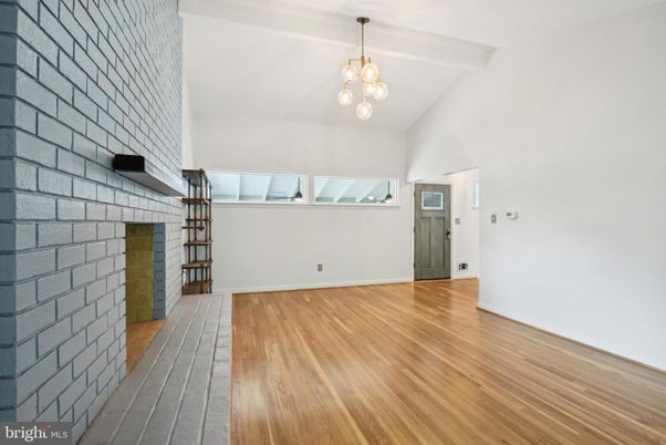 Empty room, Interior, Pendant Lights, Wood Texture Flooring