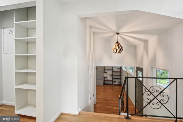 Interior, Pendant Lights, Wood Texture Flooring