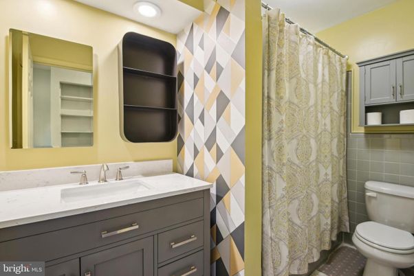 Bathroom, Interior, Recessed Lighting