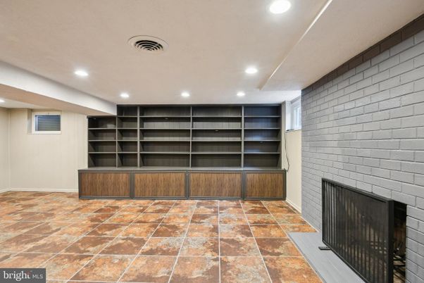 Fireplace, Interior, Recessed Lighting