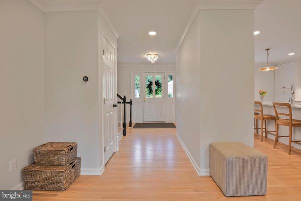 Interior, Pendant Lights, Recessed Lighting, Wood Texture Flooring