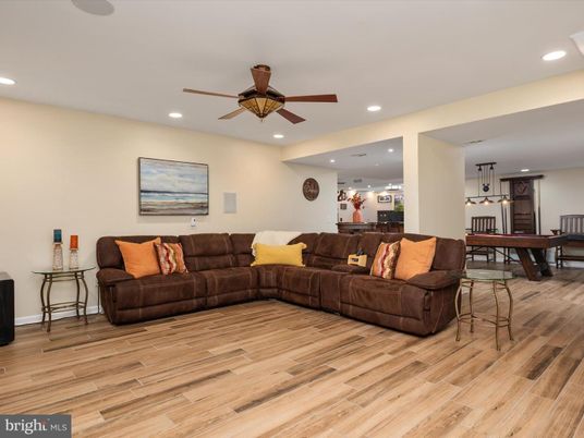 Dining room, Interior, Living room, Pendant Lights, Recessed Lighting, Wood Texture Flooring