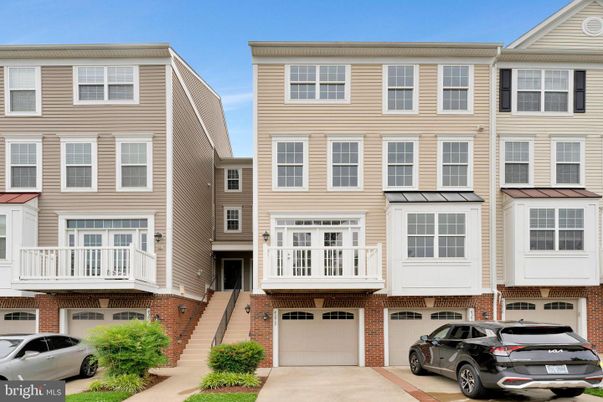 Attached, Exterior, Facade, Brick Facade, Rowhouse