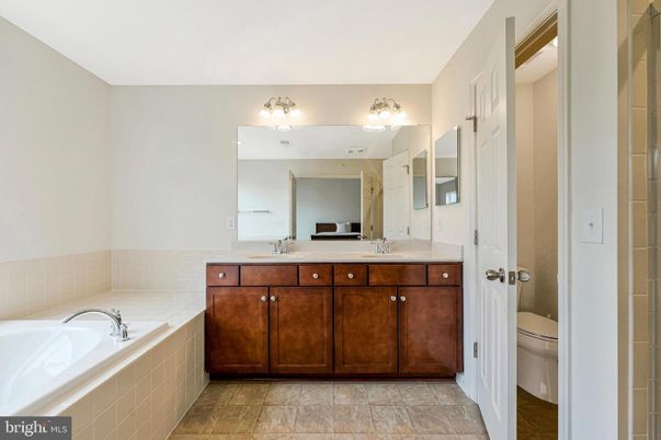 Bathroom, Dual Sink Vanities, Interior