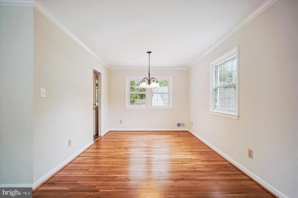 Empty room, Interior, Pendant Lights, Wood Texture Flooring