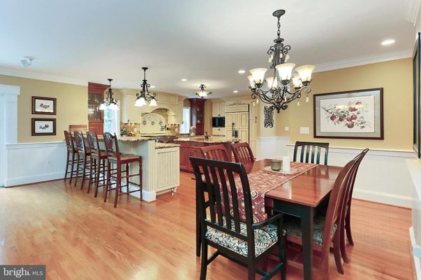 Chandelier, Dining room, Interior, Kitchen, Pendant Lights, Recessed Lighting, Wood Texture Flooring