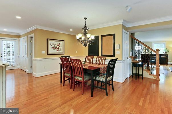 Chandelier, Dining room, Interior, Piano, Recessed Lighting, Wood Texture Flooring