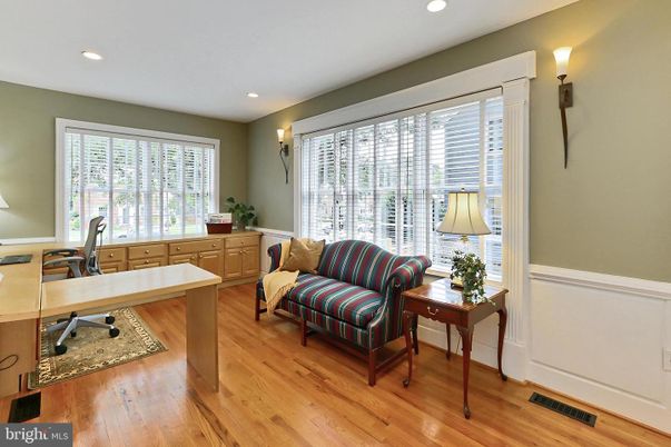 Home Office, Interior, Recessed Lighting, Wood Texture Flooring
