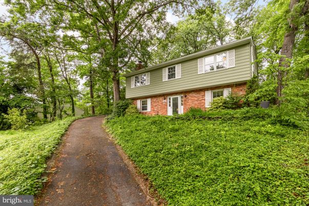 Exterior, Facade, Brick Facade, Raised Ranch