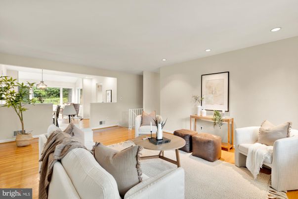 Interior, Living room, Pendant Lights, Recessed Lighting, Wood Texture Flooring